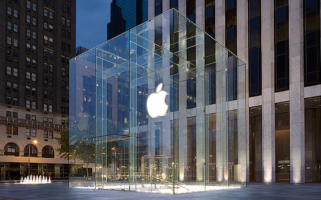 files/images/blog-images/10 Great Sites NYC/10-apple-store.jpg