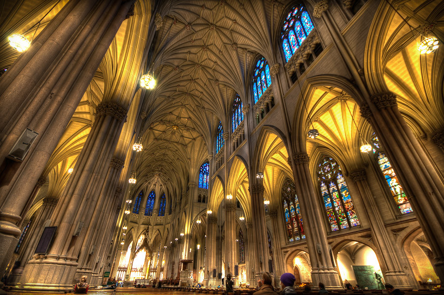 files/images/blog-images/10 Great Sites NYC/3-St.Pattrick's-inside.jpg