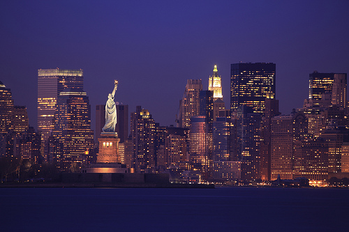 files/images/blog-images/15 addons NYC/14-statue-night.jpg